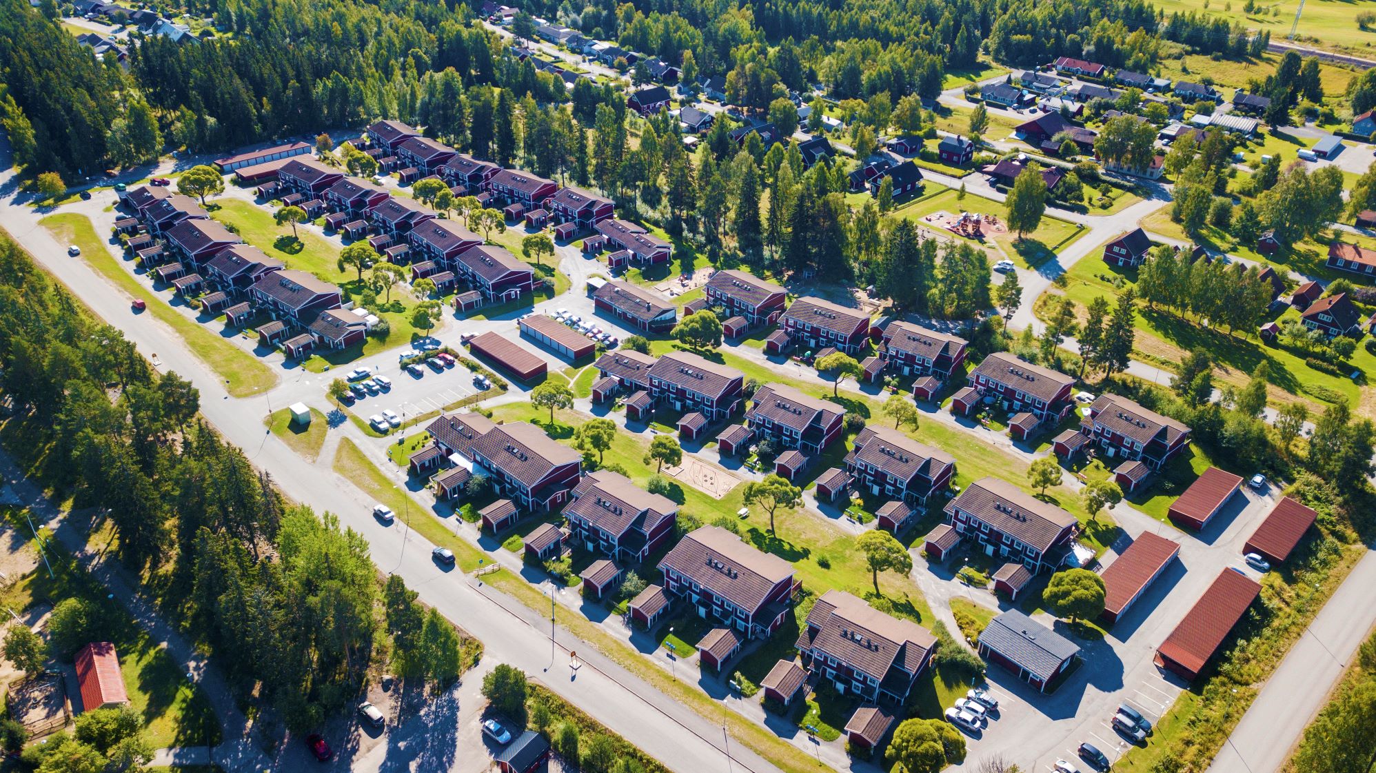Flygbild över bostadsområdet Ämbarbo i Ljusdal